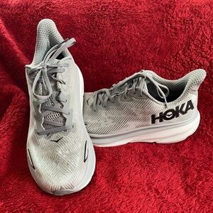 Hoka Clifton 9 Men's Gray Athletic Shoes - Size 10 - EUC